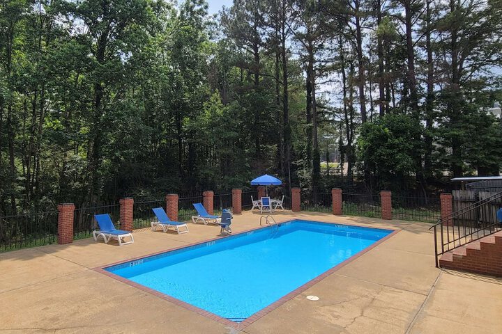 Pool 13 of 37