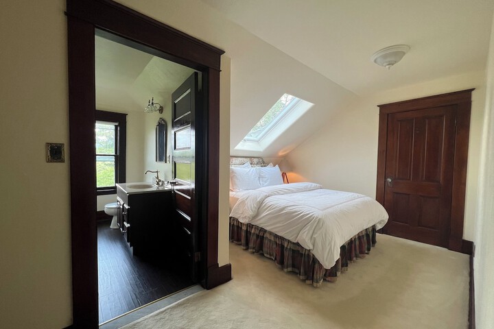 Room 29 of 46