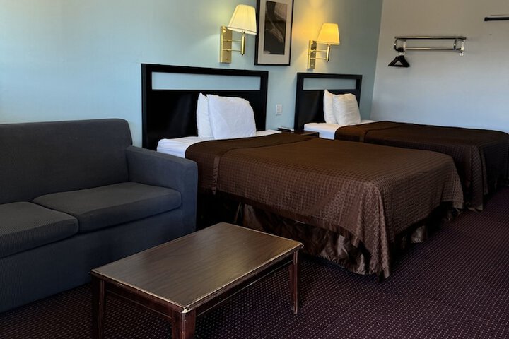 Room 15 of 37