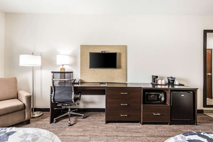 Room 13 of 30