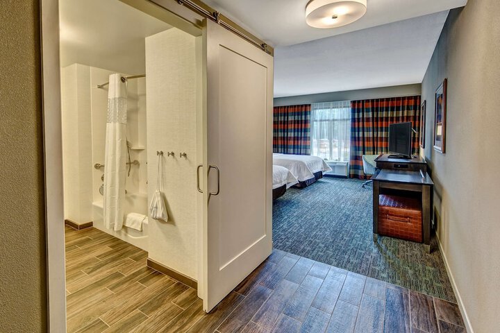 Room 16 of 37