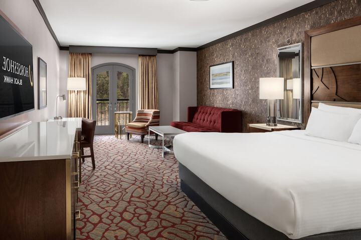 Horseshoe Black Hawk - a Caesars Rewards Destination