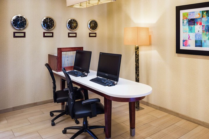 Business Center 33 of 37