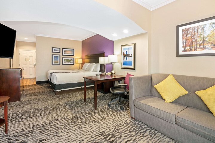 Room 21 of 33