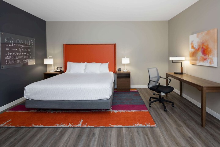 Room 13 of 35