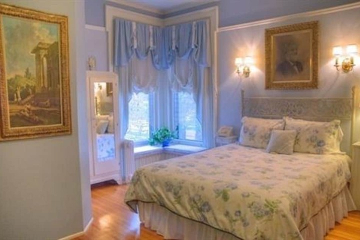 Room 25 of 64