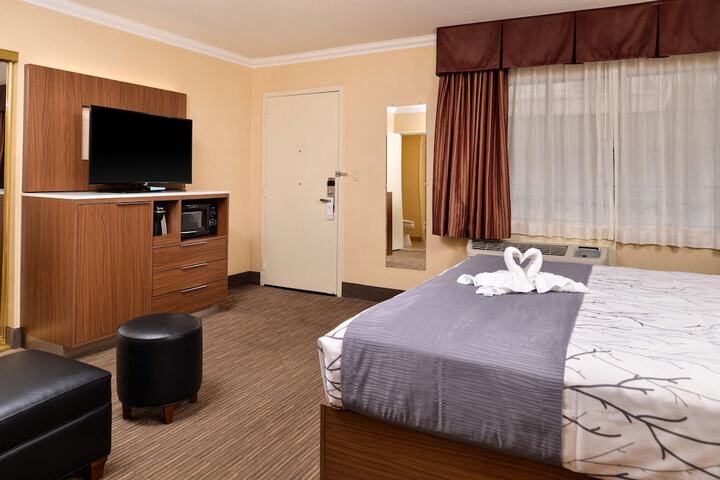 Room 7 of 37