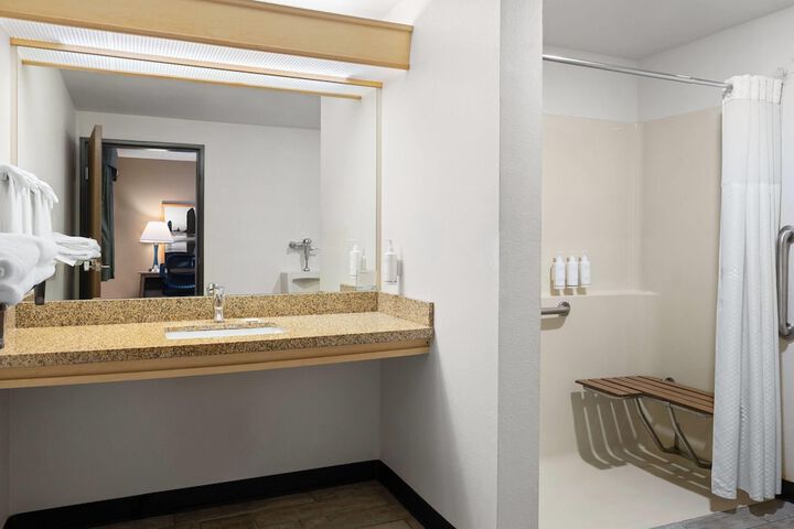 Super 8 by Wyndham Baker City