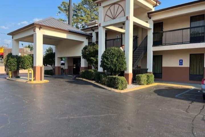 Motel 6 Laurel MS