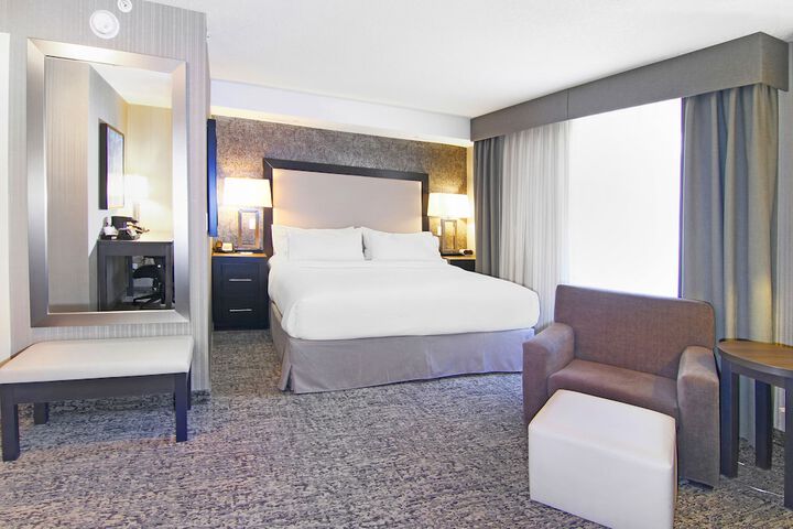 Room 9 of 48