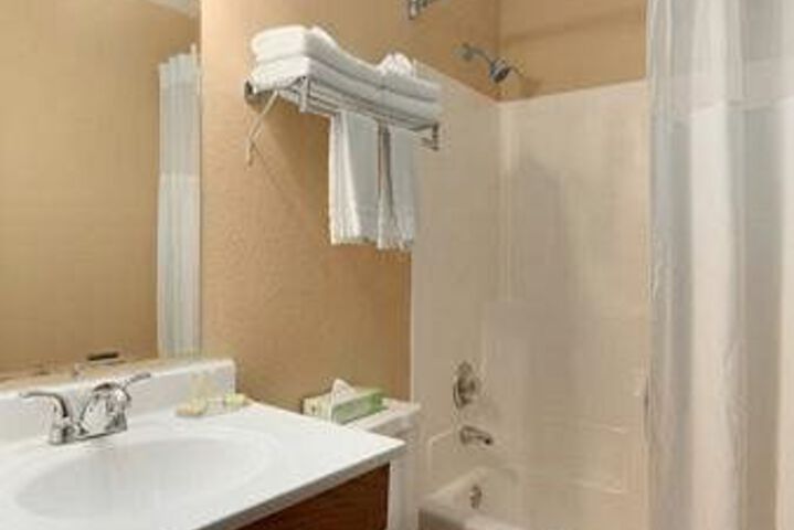 Super 8 Sioux Falls Near Convention Center