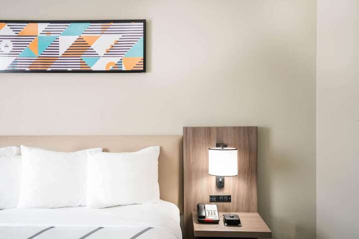 Room 43 of 67