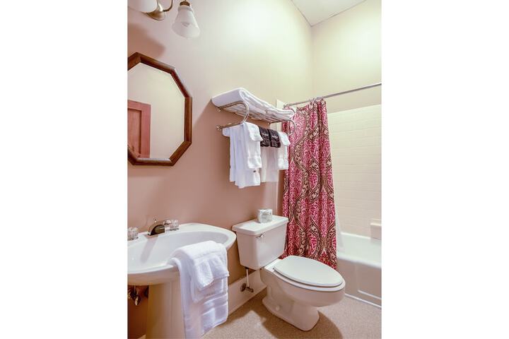 Room 28 of 48