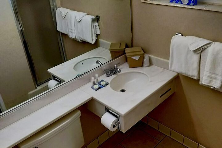 Room 13 of 25