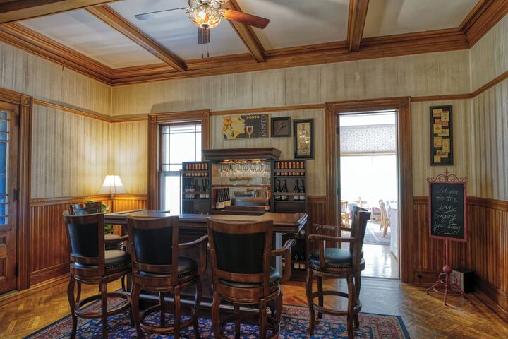 Rockwell Falls Inn and Wine Bar