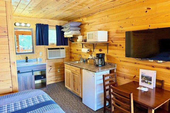 Mountain View Lodge & Cabins