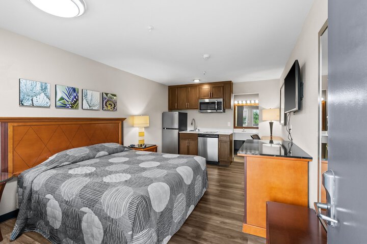Basecamp Puyallup a Travelodge by Wyndham