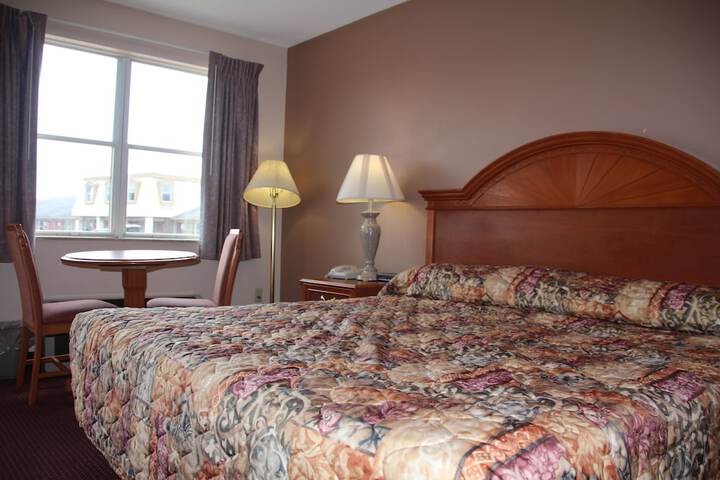 Room 16 of 28
