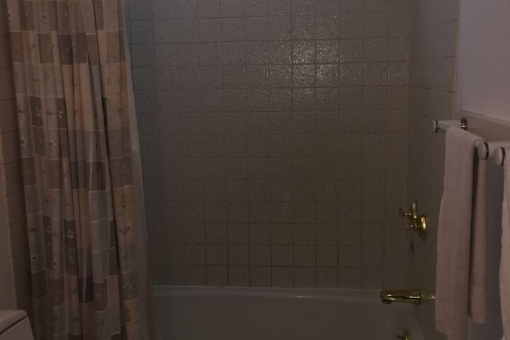 Room 11 of 36