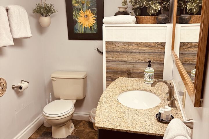 The Iris Garden Downtown Cottages and Suites