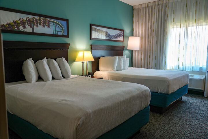 Cedar Points Express Hotel