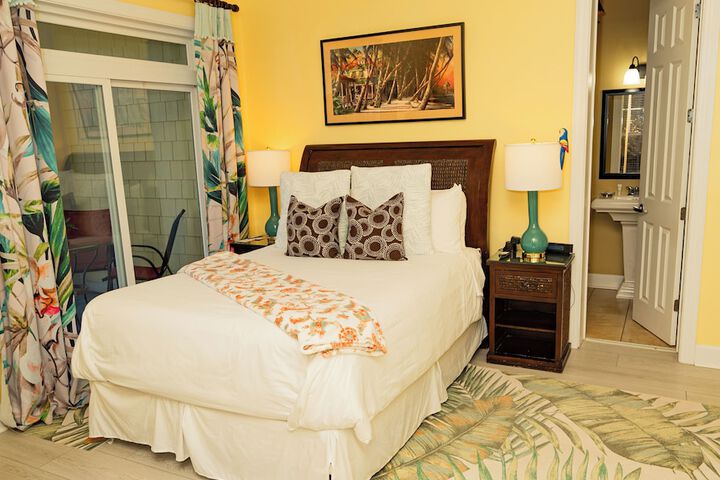 Waters Edge Inn - Adults Only