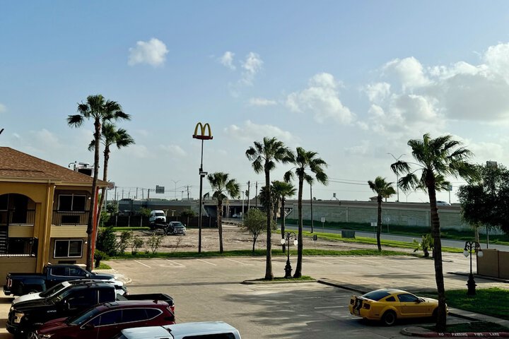 Texas Inn and Suites City Center at University Dr.