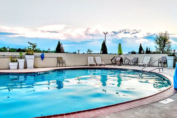 Pool 13 of 51