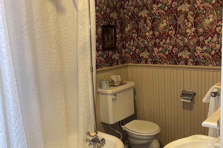 Room 73 of 138