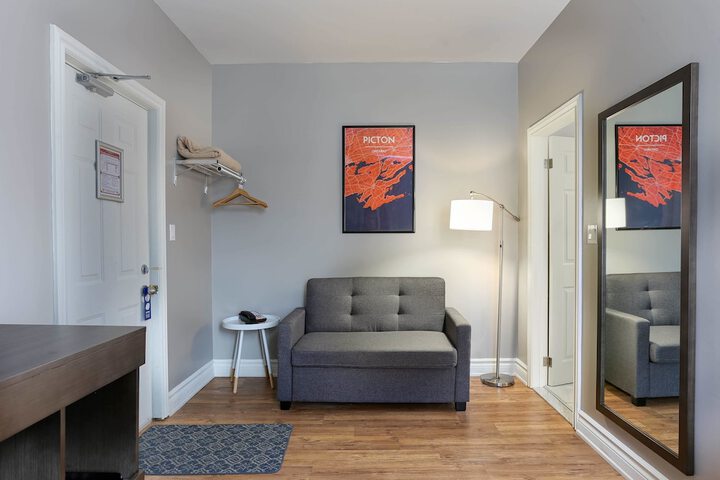 Room 6 of 45