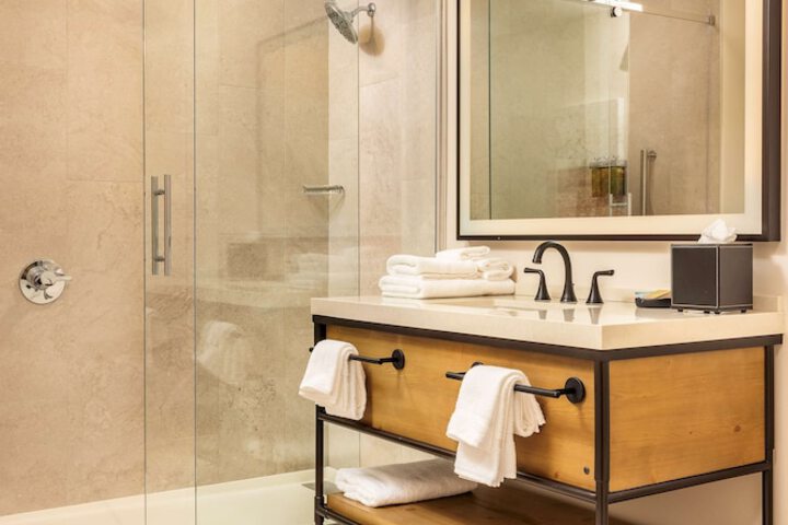 Hotel Melby Downtown Melbourne Tapestry Collection by Hilton