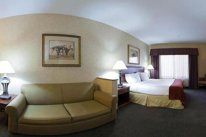 Room 9 of 43