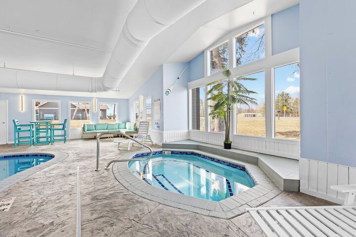 Nisswa Hotel and Suites