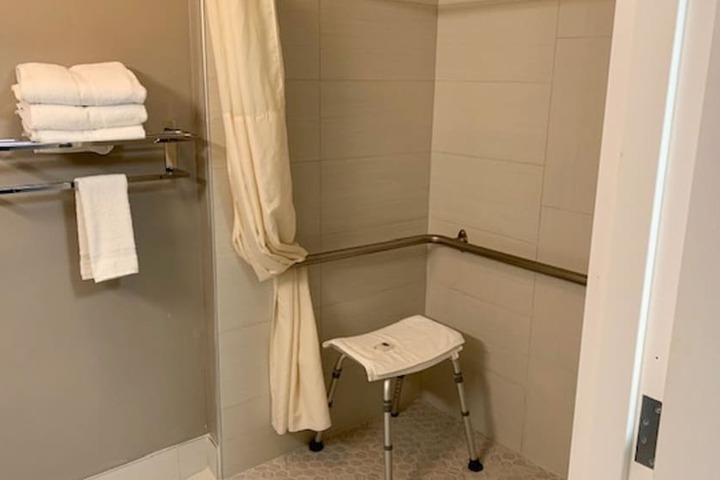 Room 25 of 41