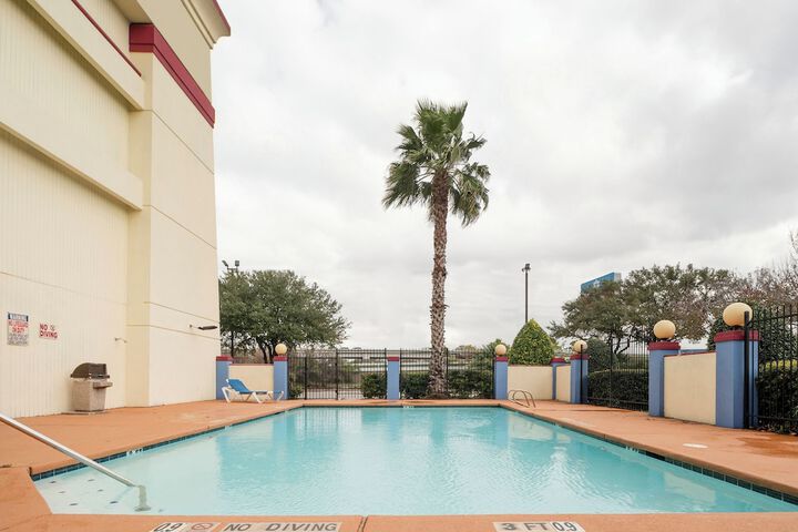 Pool 4 of 55