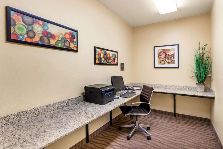 Business Center 47 of 48