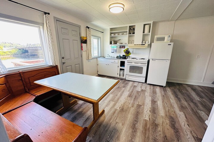 Raines Resort Cabins & RV