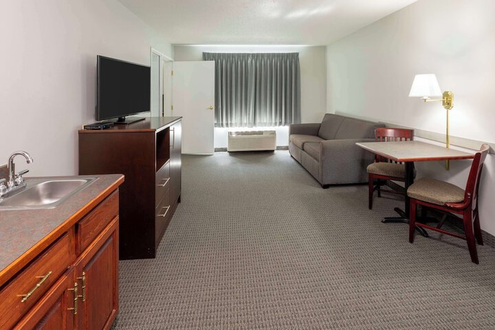 GrandStay Hotel & Suites Hastings