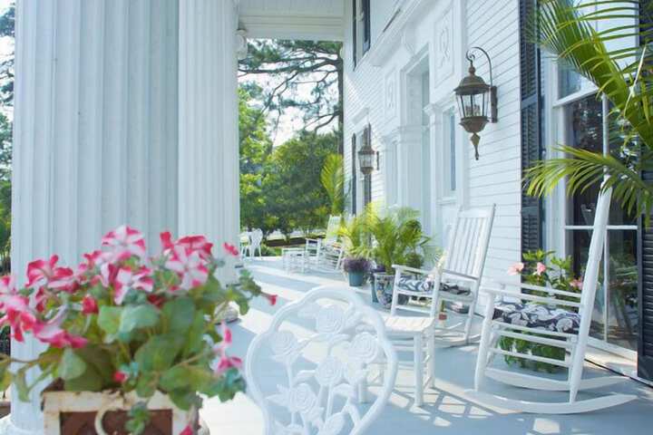 Lookaway Inn