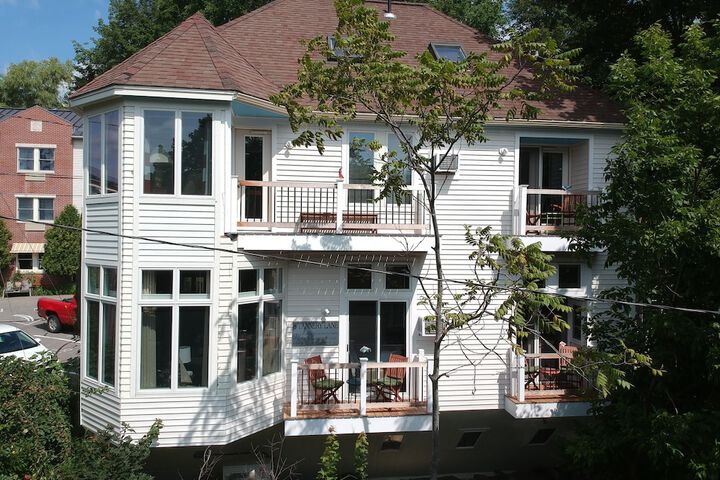 Camden Riverhouse Hotel