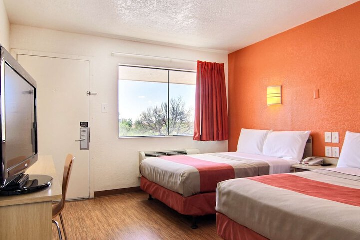 Room 19 of 32