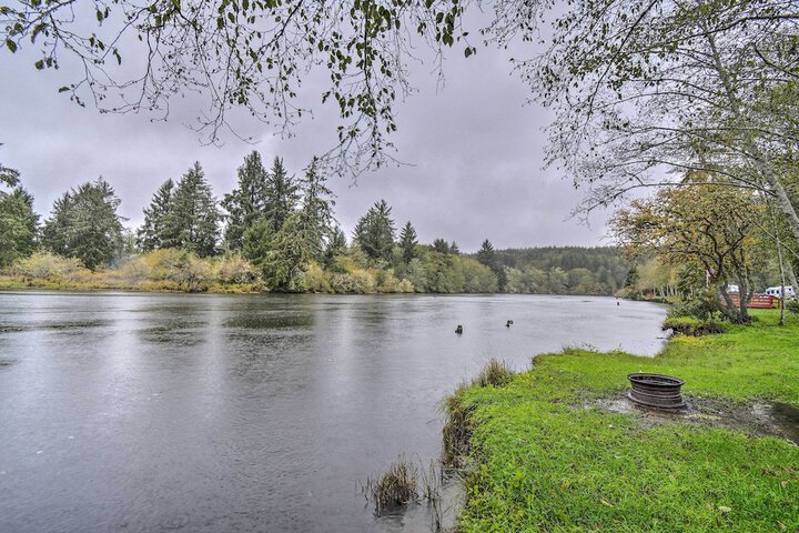 Pet-friendly Hoquiam Cottage w / River Access!