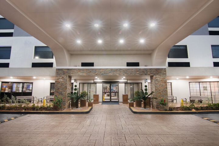 Hotel 11 of 72