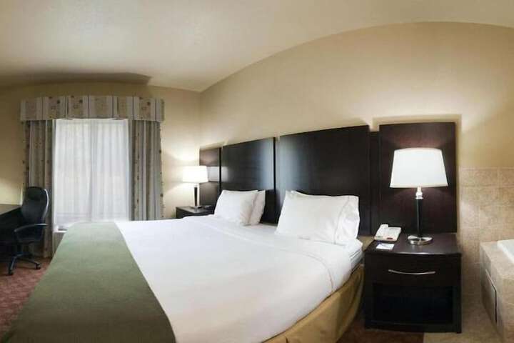Room 18 of 36