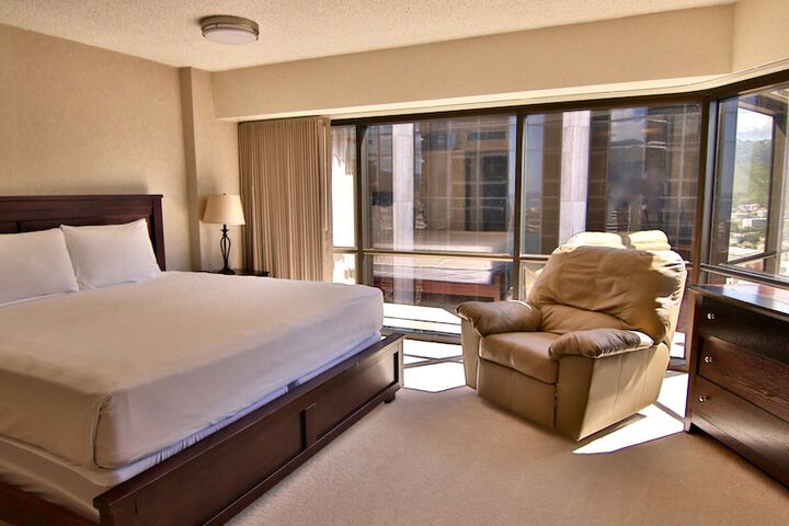 Room 13 of 29
