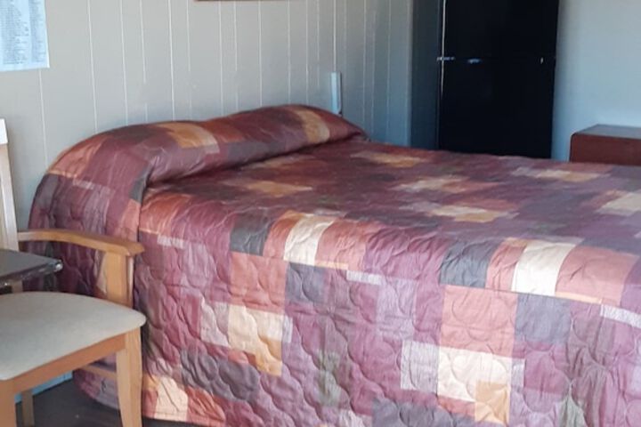 Room 7 of 18