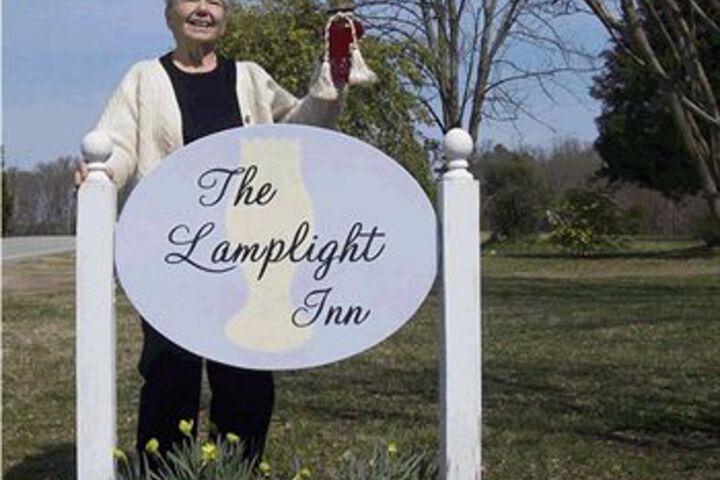 Lamplight Inn