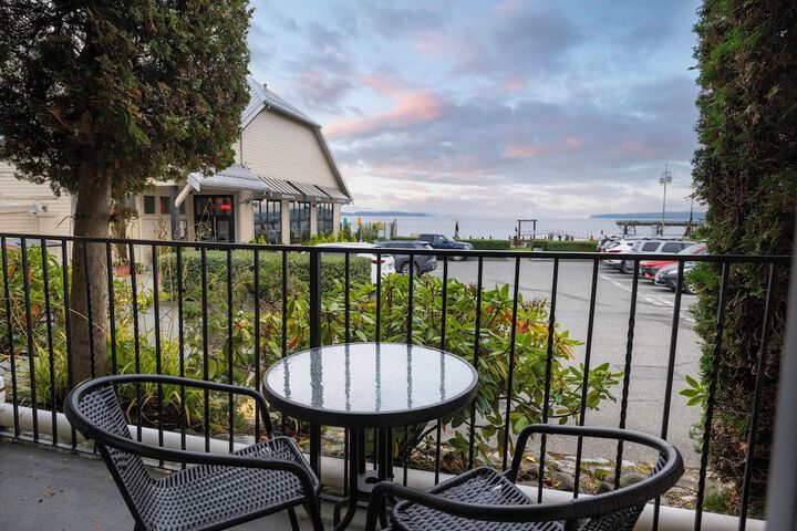 Sidney Waterfront Inn & Suites