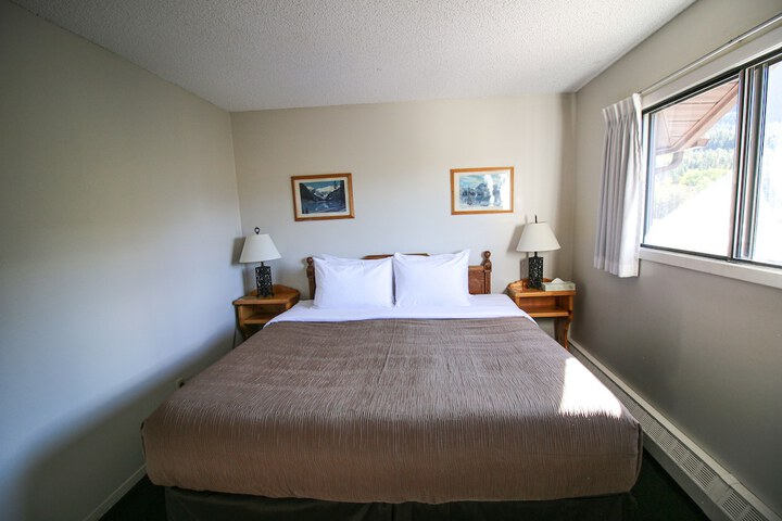 Room 33 of 45