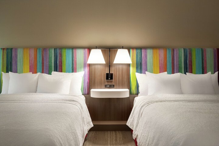 Room 25 of 42